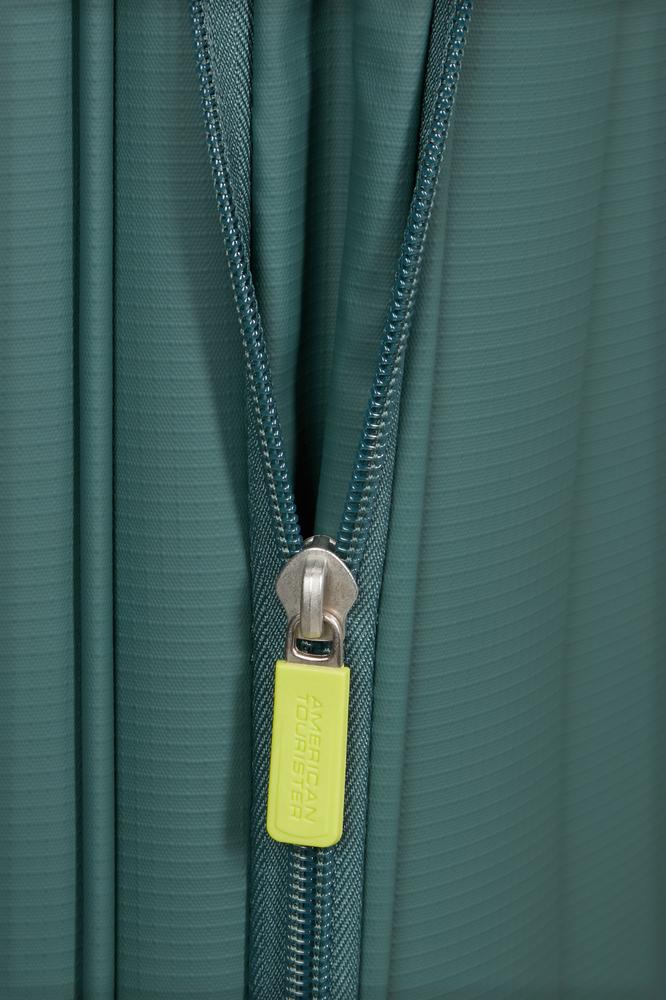 American Tourister SummerRide utvidbar medium koffert 69 cm Dark Forest-Myke kofferter-BagBrokers