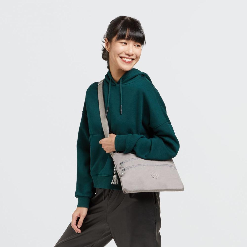 Alvar Medium skulderveske Grey Gris-Veske-BagBrokers