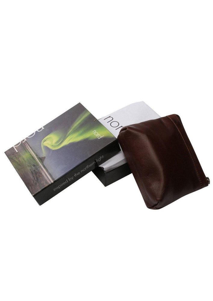 Toalettmappe-Nord Leather. Eksklusiv liten sminkepung i skinn med utvendig lomme. Brun-BagBrokers