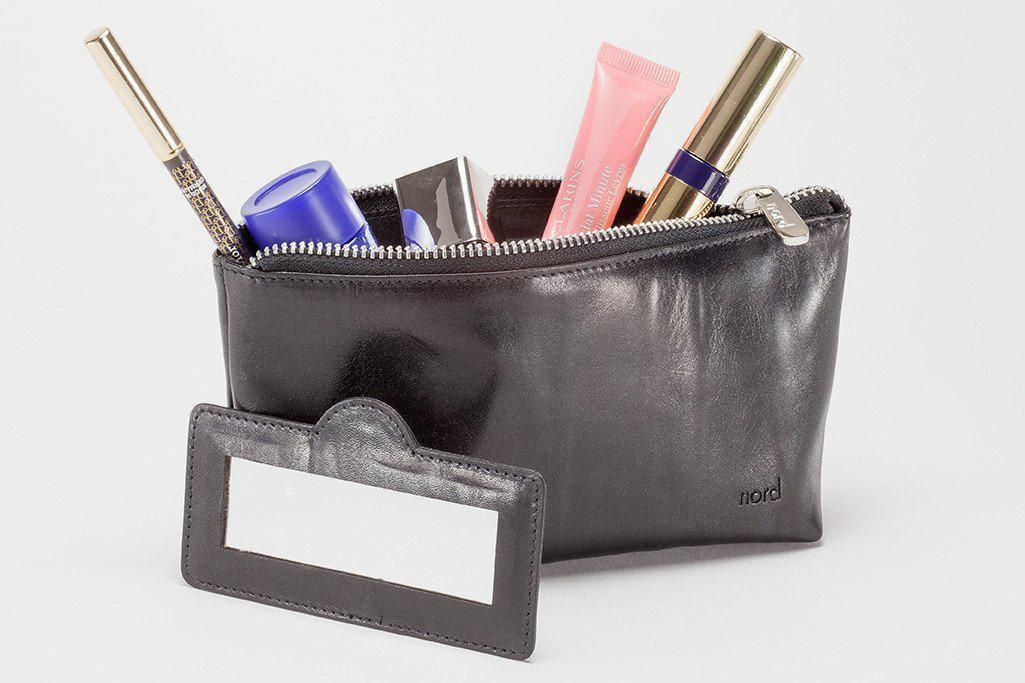 Toalettmappe-Nord Leather. Eksklusiv stor sminkepung i skinn med speil. Sort-BagBrokers