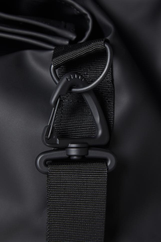 Rains Buckle Rolltop Duffle Bag Svart-Bagger-BagBrokers