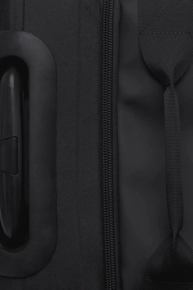 Rains Travel Bag Small Trolley, 40 liter Svart-Bagger-BagBrokers