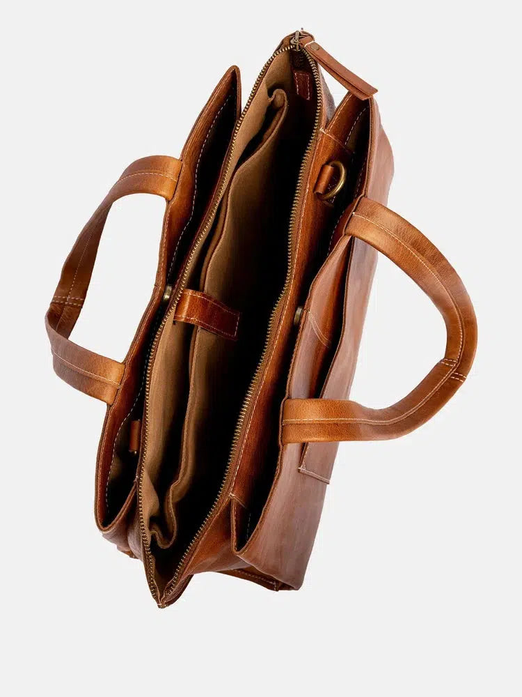 Re:Designed by Dixie Eliana PC skulderveske i skinn Walnut-Damevesker-BagBrokers