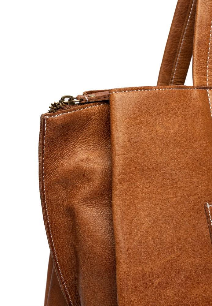 Re:Designed by Dixie Eliana PC skulderveske i skinn Walnut-Damevesker-BagBrokers