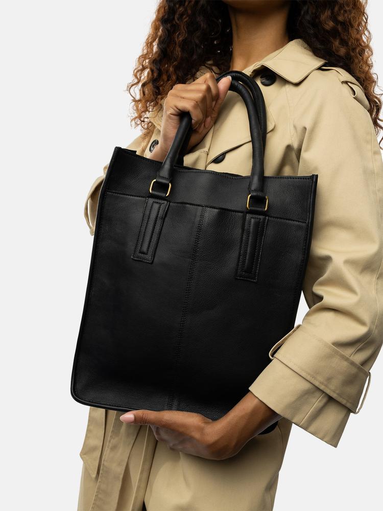 Re:Designed by Dixie Halma veske med bærehåndtak i skinn Black-Damevesker-BagBrokers