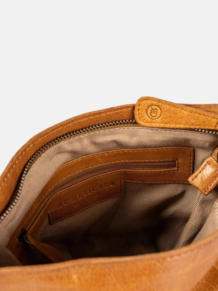 Re:Designed by Dixie Kay Urban skulderveske i skinn Burned Tan-Damevesker-BagBrokers