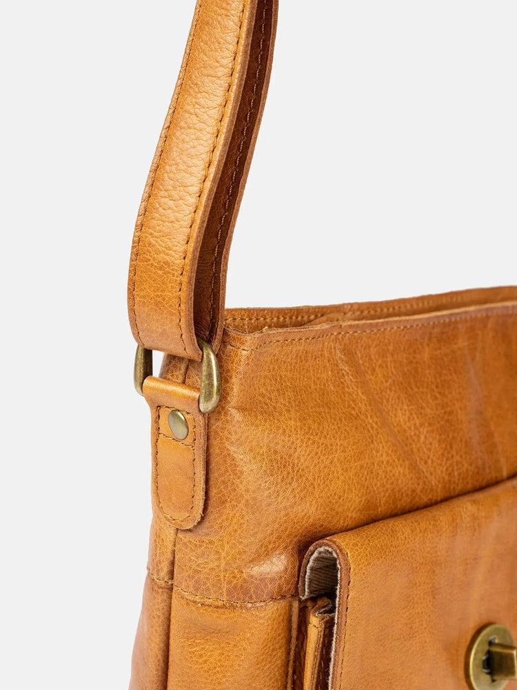 Re:Designed by Dixie Kay Urban skulderveske i skinn Burned Tan-Damevesker-BagBrokers