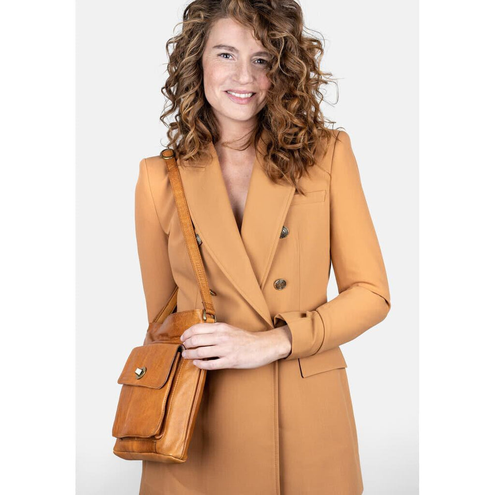 Re:Designed by Dixie Kay Urban skulderveske i skinn Burned Tan-Damevesker-BagBrokers