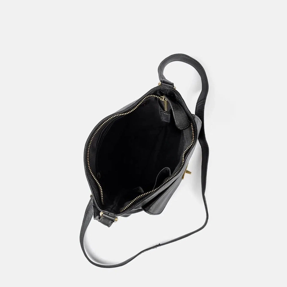 Re:Designed by Dixie Kay Urban skulderveske i skinn Svart-Damevesker-BagBrokers