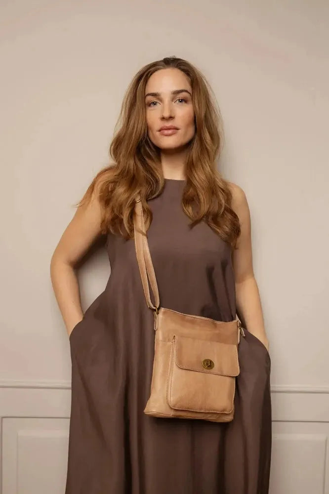 Re:Designed by Dixie Kay Urban skulderveske i skinn Taupe-Damevesker-BagBrokers