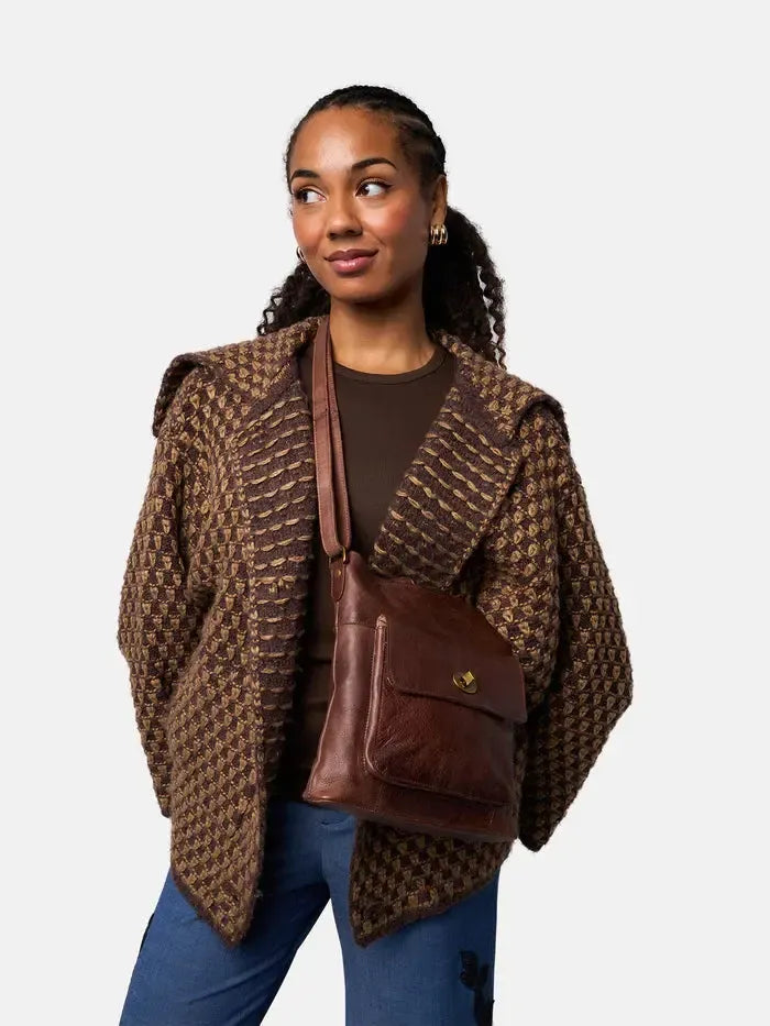 Re:Designed by Dixie Kay Urban skulderveske i skinn Woodsmoke-Damevesker-BagBrokers