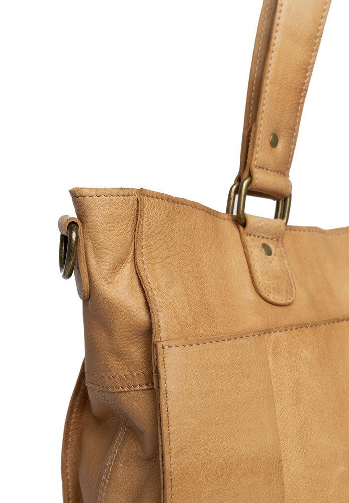Re:Designed by Dixie Liva Urban skulderveske i skinn Desert Sand-Damevesker-BagBrokers
