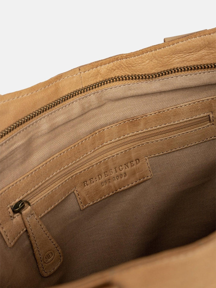 Re:Designed by Dixie Liva Urban skulderveske i skinn Desert Sand-Damevesker-BagBrokers