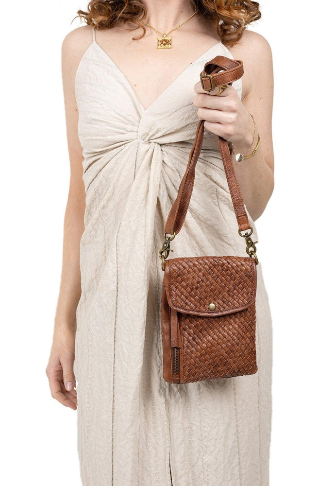 Re:Designed by Dixie Lynsey Urban liten skulderveske i skinn Walnut-Damevesker-BagBrokers