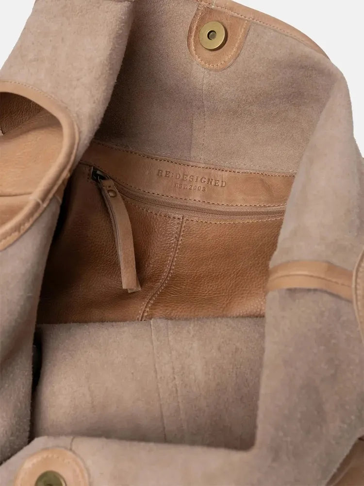 Re:Designed by Dixie Lyra Urban skulderveske i skinn Taupe-Damevesker-BagBrokers