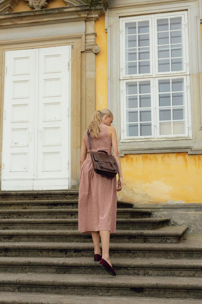 Re:Designed by Dixie Melia Medium veske med bærehåndtak i skinn Woodsmoke-Damevesker-BagBrokers