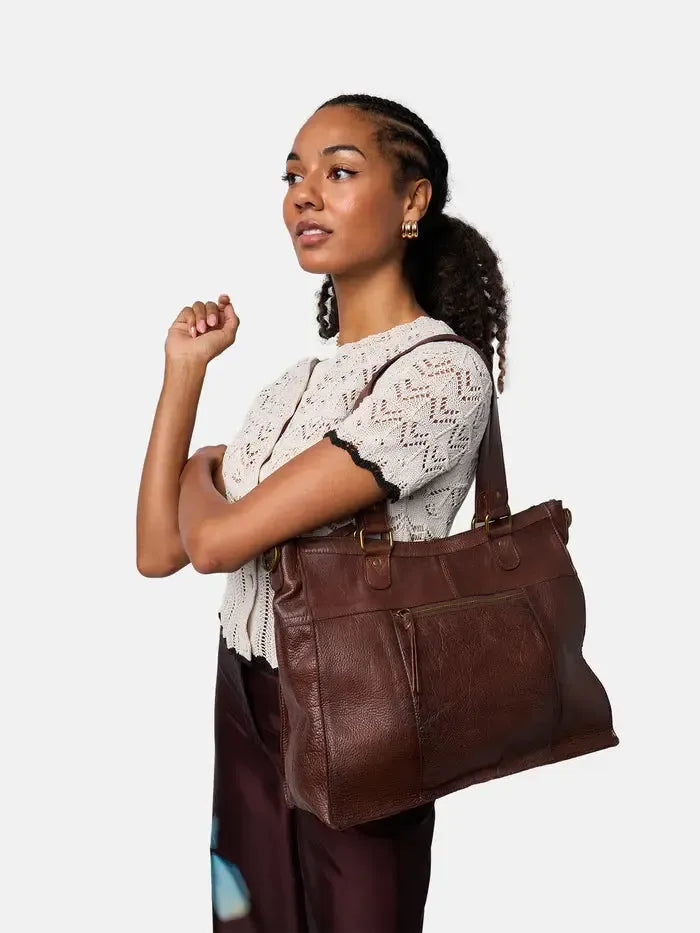 Re:Designed by Dixie Molly Urban skulderveske i skinn Woodsmoke-Damevesker-BagBrokers