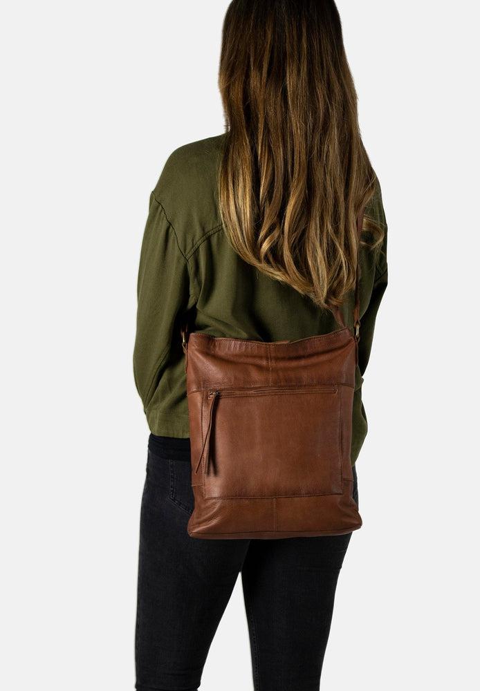 Re:Designed by Dixie Storslet skulderveske i skinn Walnut-Damevesker-BagBrokers