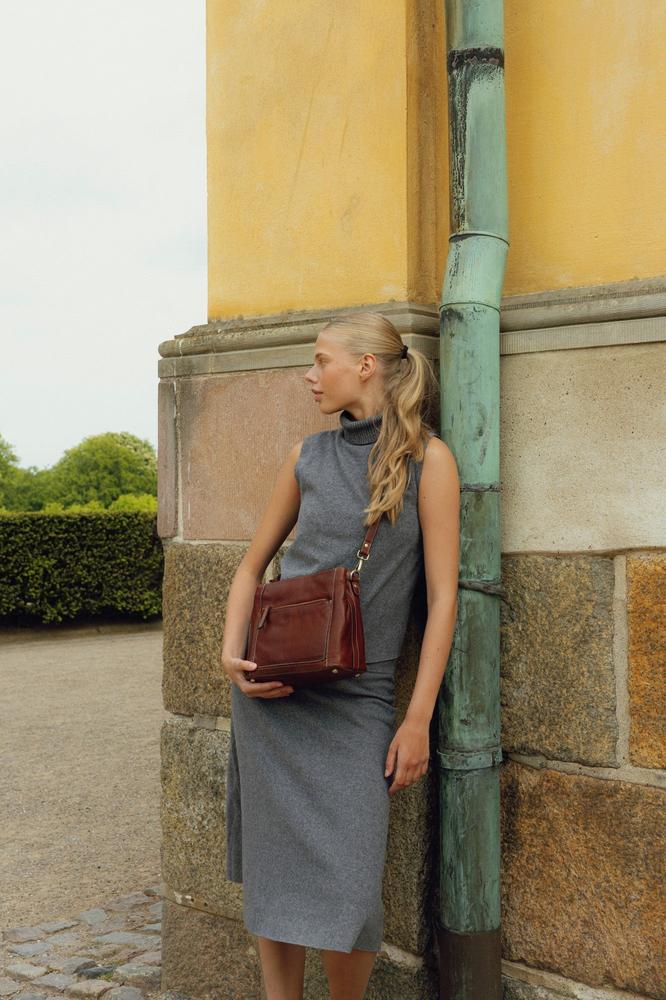 Re:Designed by dixie Myra Small skulderveske i skinn Cognac-Damevesker-BagBrokers