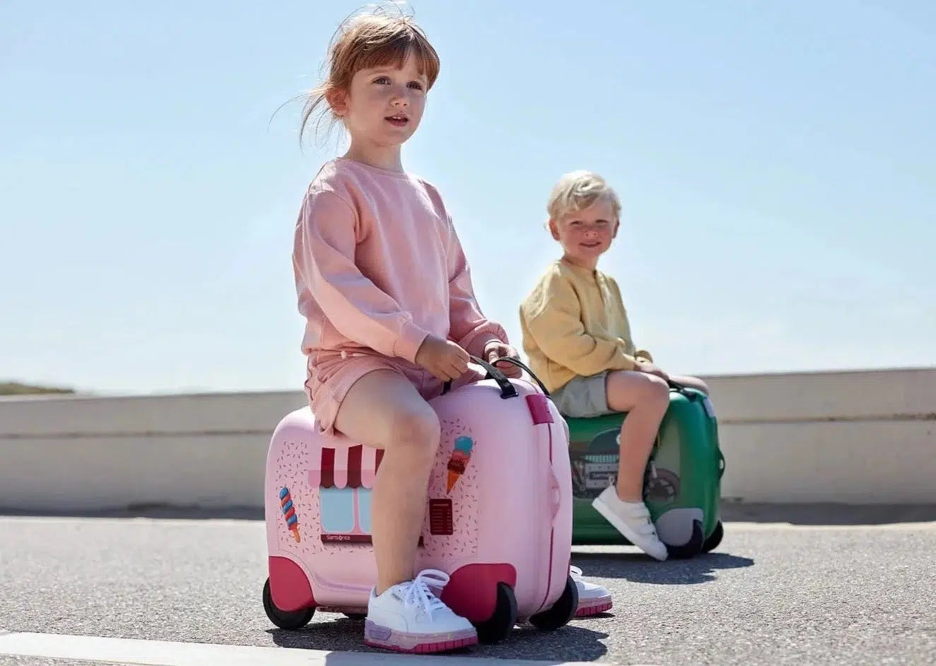 Samsonite Dream2Go Disney Ride-On Isbil Kabinkoffert Rosa-Barnekoffert-BagBrokers