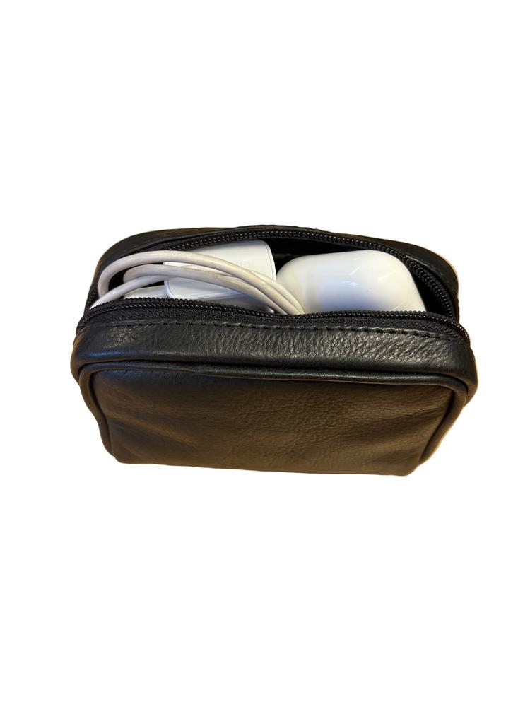 Trend Traveller Tech Pouch 2.0 i kraftig lær Svart-Toalettmappe-BagBrokers