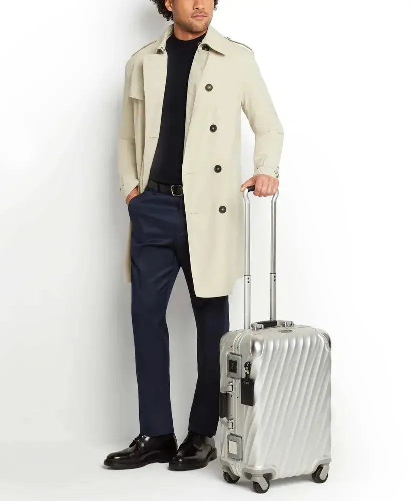 Tumi 19 Degree Aluminium International Carry-On 56 cm Silver-Harde kofferter-BagBrokers