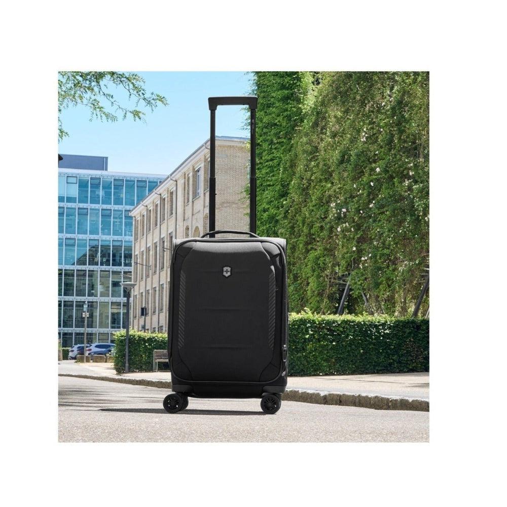 Victorinox Crosslight Frequent Flyer Softside Carry-On Kabin Koffert 2,9 kg 39 liter Sort-Myke kofferter-BagBrokers
