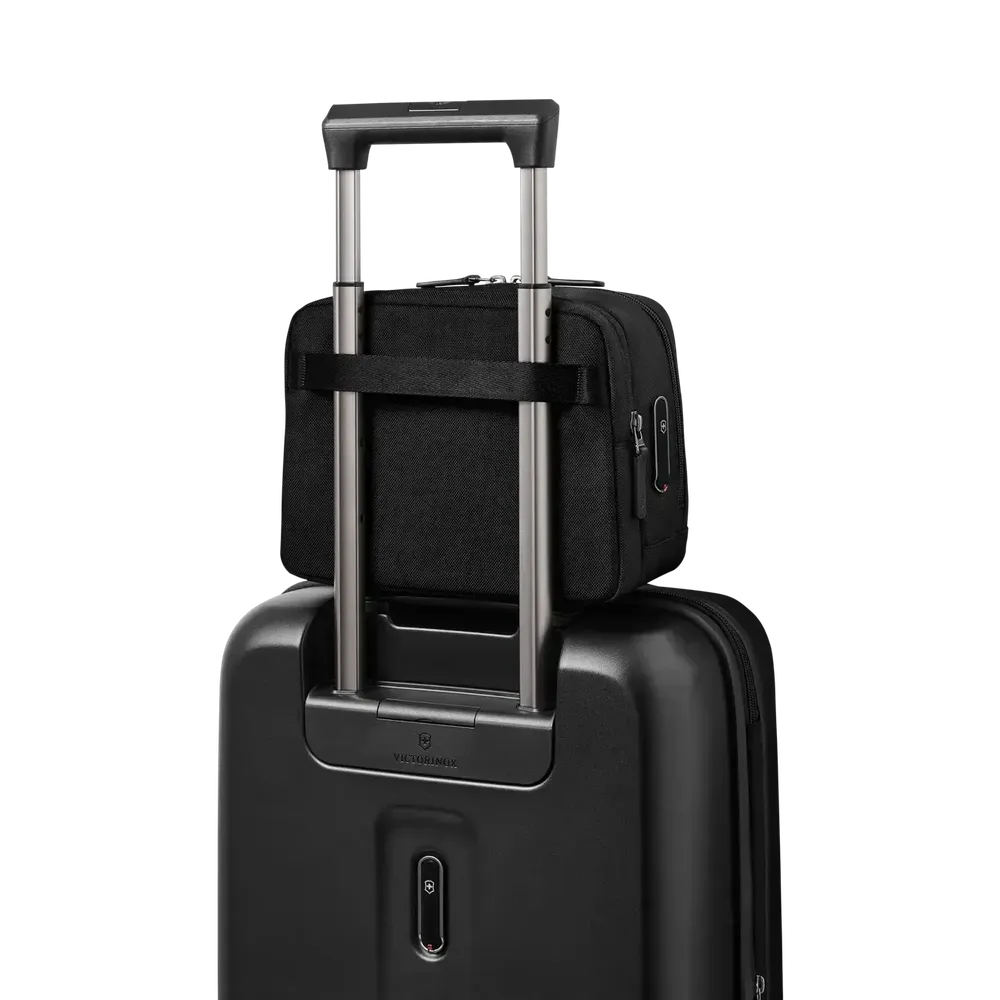 Victorinox Mythic Toiletry bag Black-Toalettmappe-BagBrokers