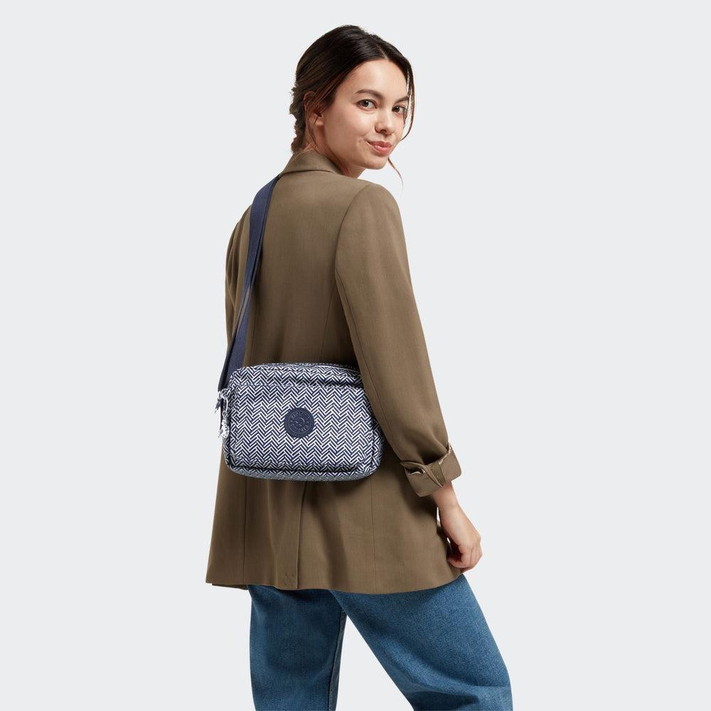 Kipling Abanu Medium Crossbody-veske Urban Chevron-Veske-BagBrokers