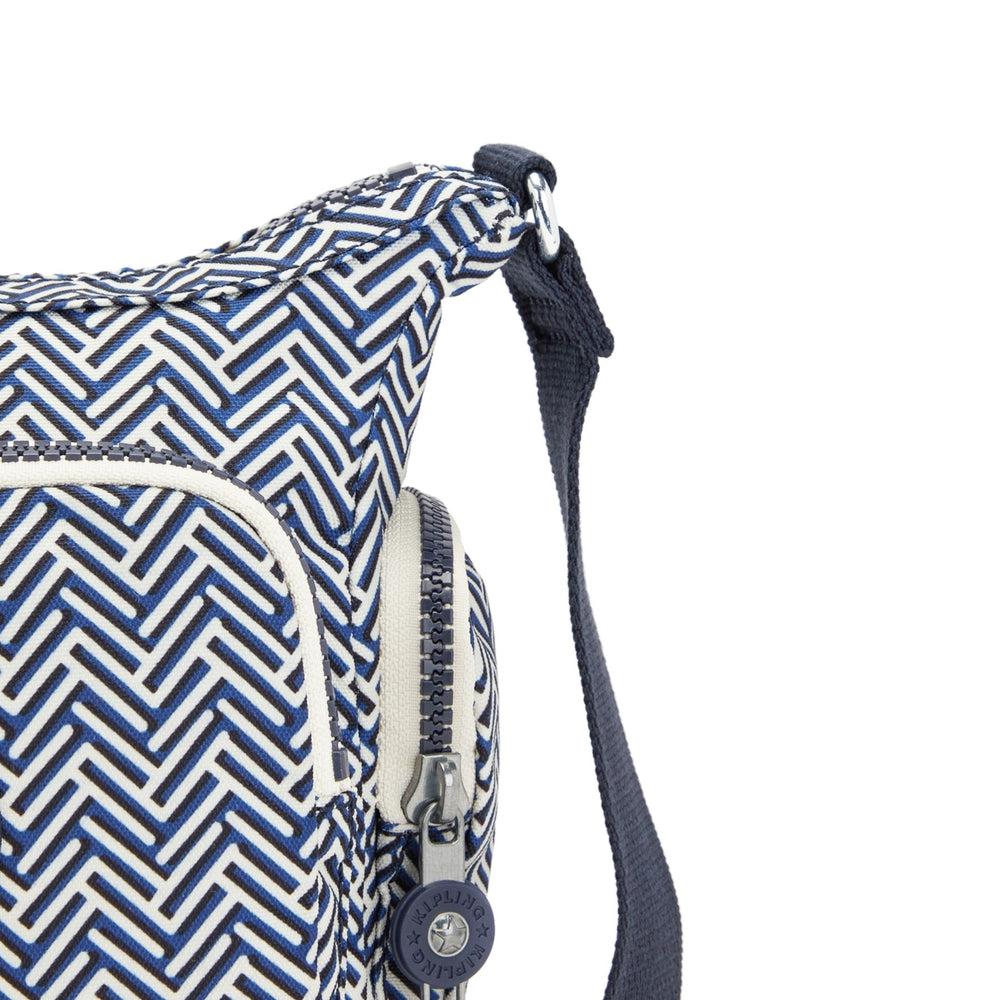 Kipling Gabbie Mini skulderveske Urban Chevron-Veske-BagBrokers