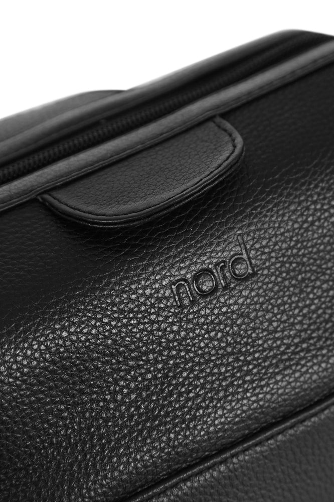 Toalettmappe-Nord Leather. Kompakt FRAME Skinn toalettmappe med bøyleåpning. Sort-BagBrokers