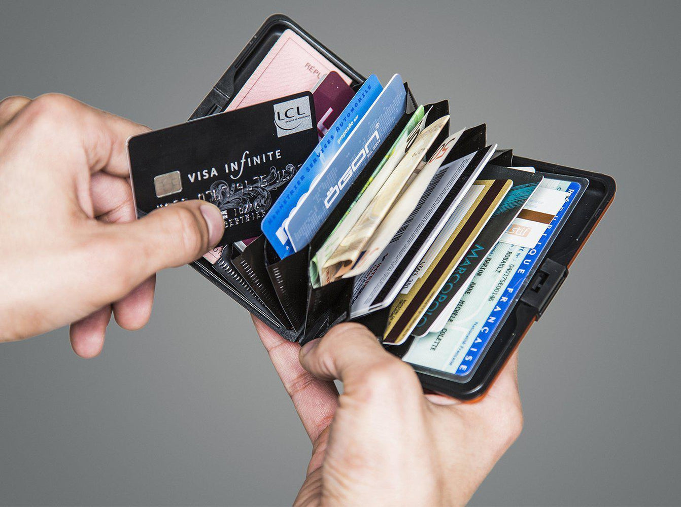 Ögon Designs BIG Stockholm Aluminium Wallet, den originale , Svart-Lommebok/ Kortholder-BagBrokers