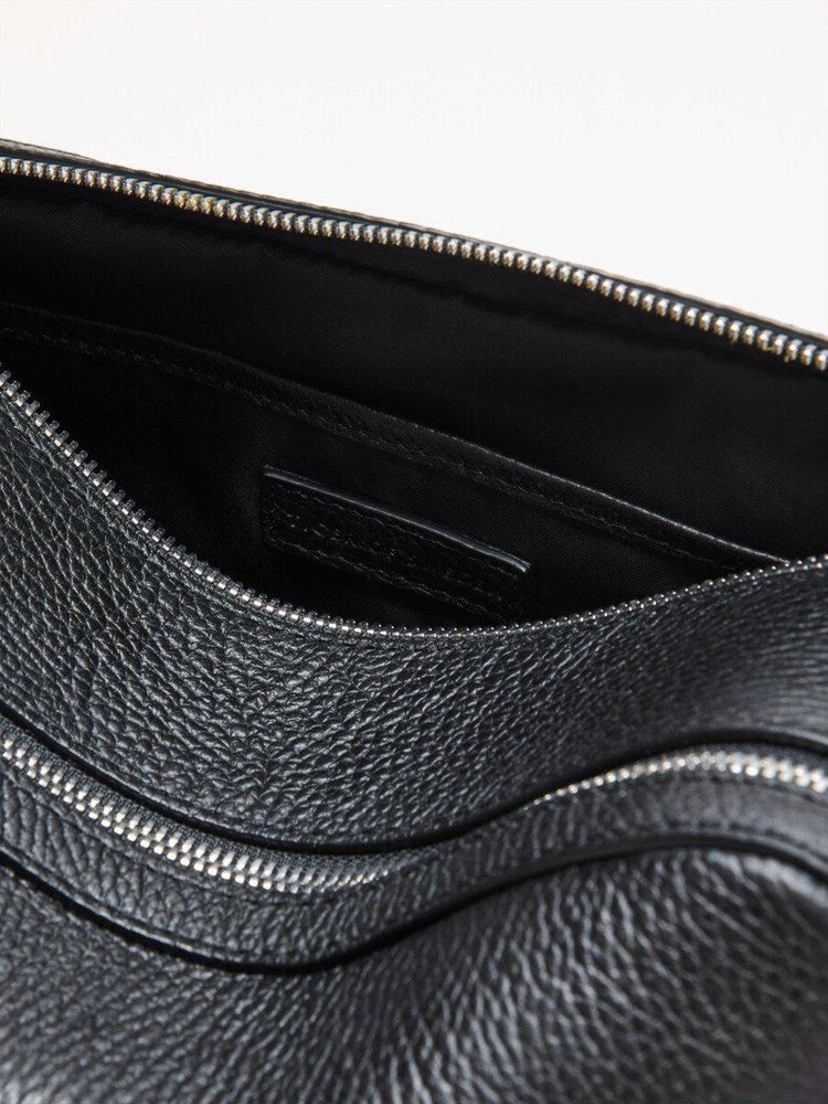 TIGER OF SWEDEN Wynd Wash bag Skinn toalettmappe Black-Bagger-BagBrokers