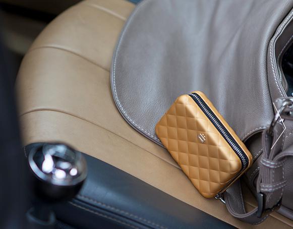Lommebok/ Kortholder-Ögon Designs - Quilted Aluminium zipper lommebok/ kortholder 24 Kort gull farget-BagBrokers