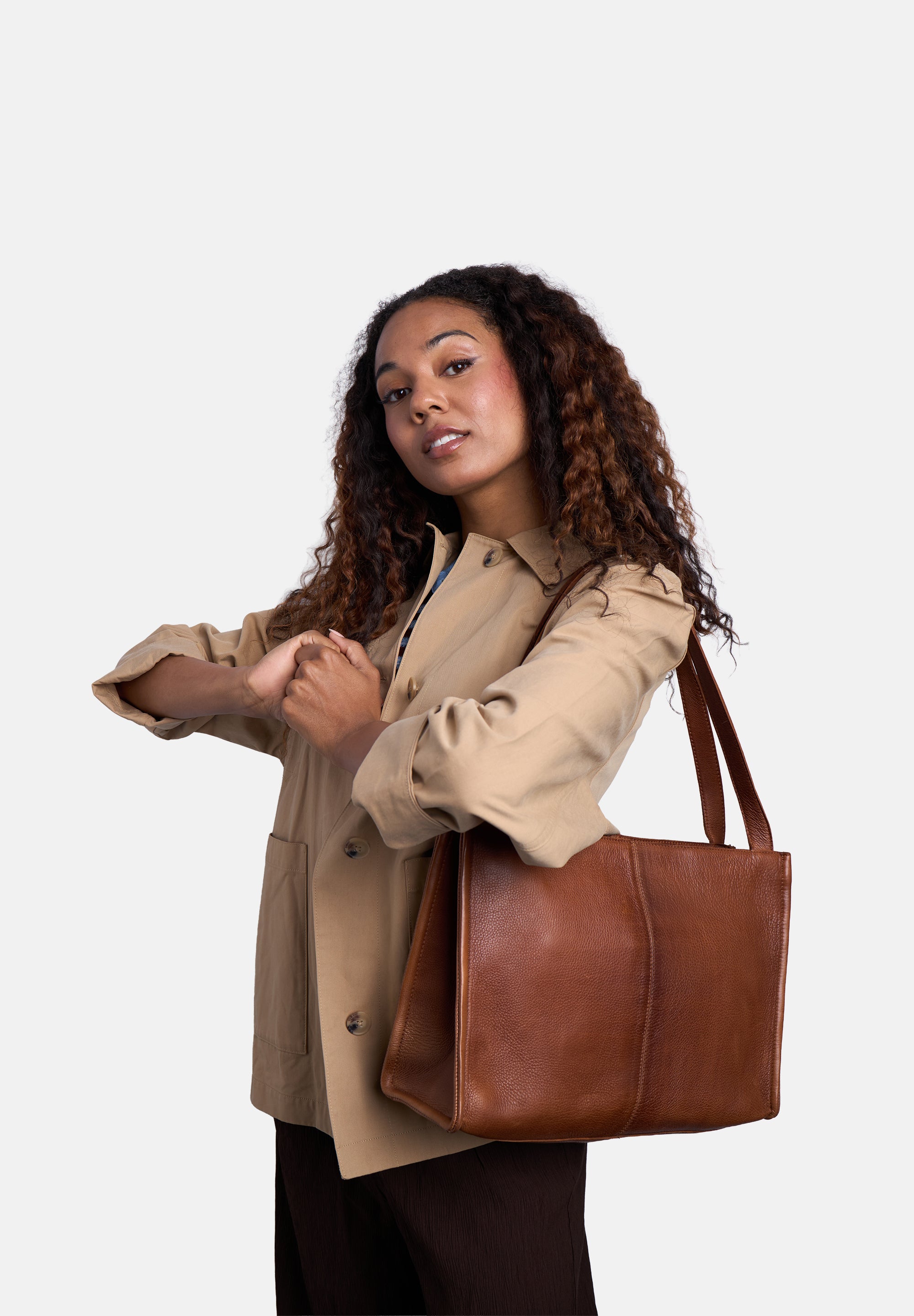 Re:Designed by Dixie Aro Urban small skulderveske i skinn Walnut