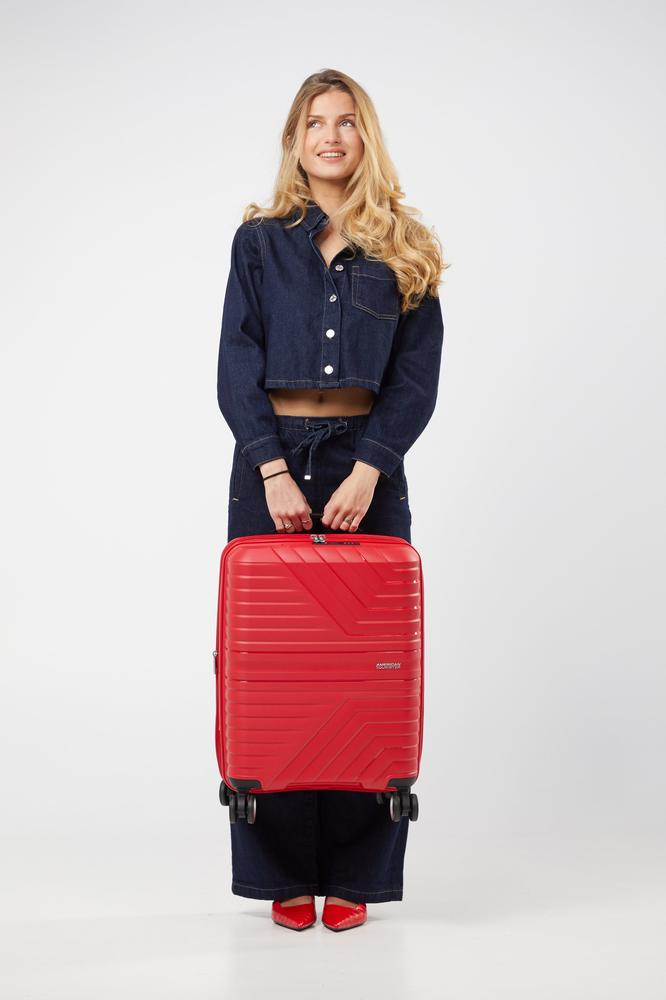 American Tourister Flytwist ekspanderende kabinkoffert 55 cm True Red-Harde kofferter-BagBrokers