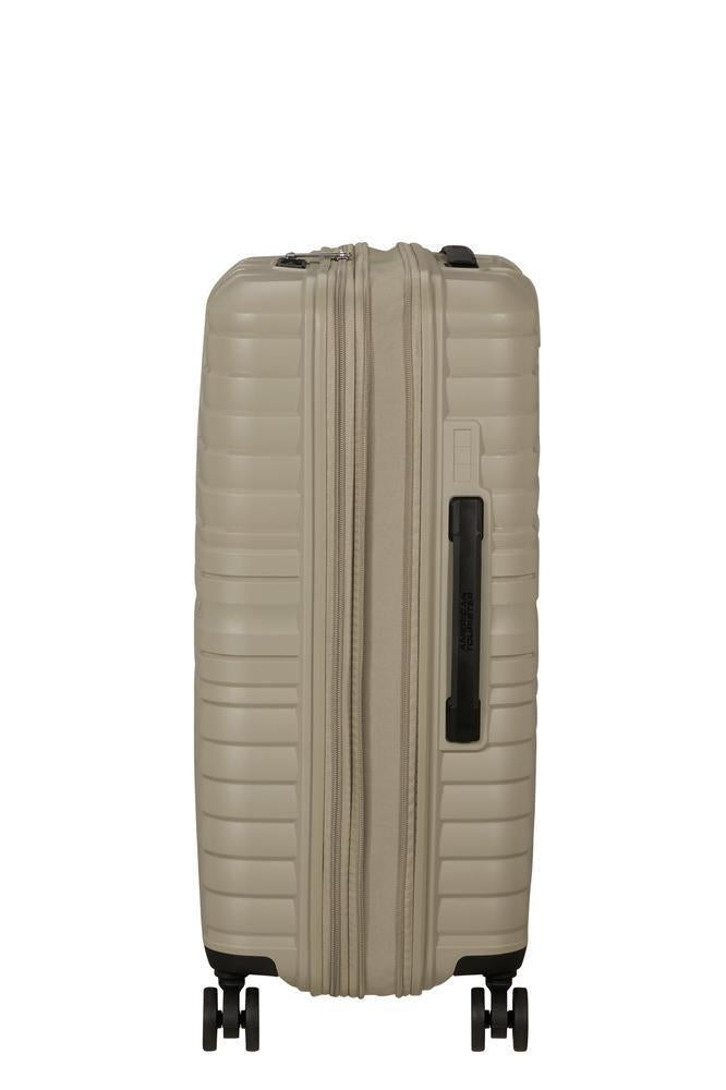 American Tourister Flytwist ekspanderende medium koffert 67 cm Sandstone-Harde kofferter-BagBrokers