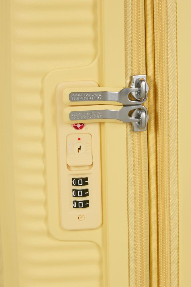 American Tourister Soundbox ekspanderende kabinkoffert 55 cm Pastel Yellow-Harde kofferter-BagBrokers