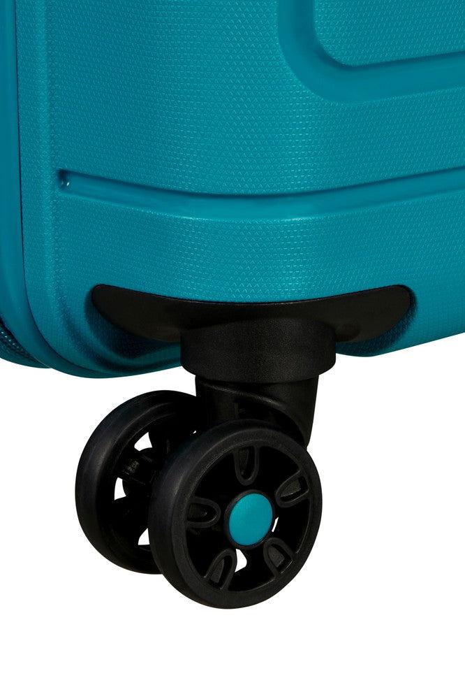 American Tourister Sunside utvidbar medium koffert 68 cm Totally Teal-Harde kofferter-BagBrokers