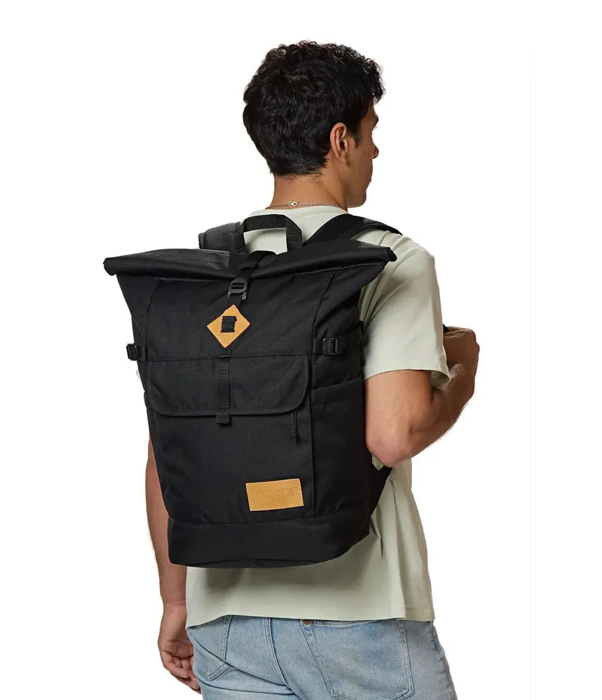 JanSport Hatchet Hatchet Rolltop 31 liter Svart-Ryggsekker-BagBrokers