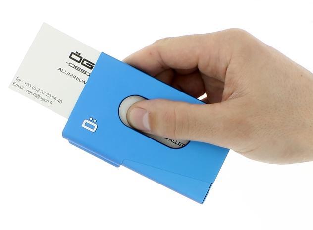 Lommebok/ Kortholder-Ögon Design. One Touch visittkort holder i aluminium blå-BagBrokers