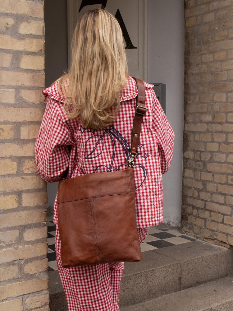 RE:DESIGNED EST 2003 Olea Big Crossover veske i skinn Walnut-Veske-BagBrokers