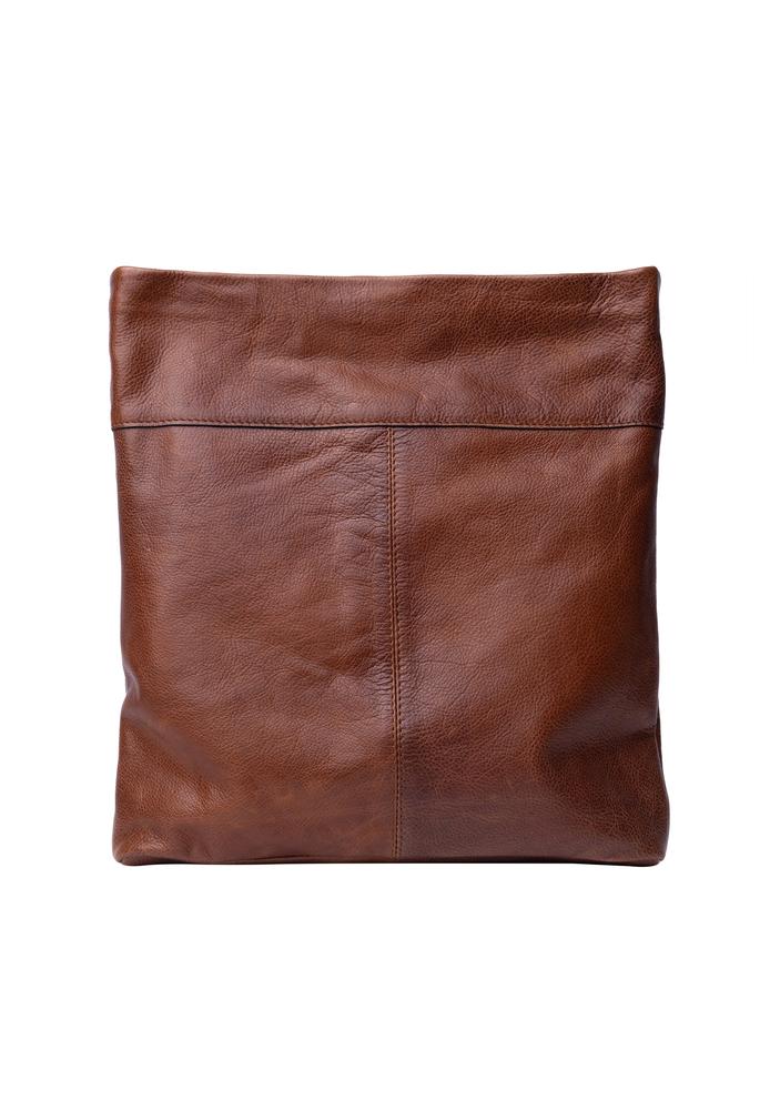 RE:DESIGNED EST 2003 Olea Big Crossover veske i skinn Walnut-Veske-BagBrokers