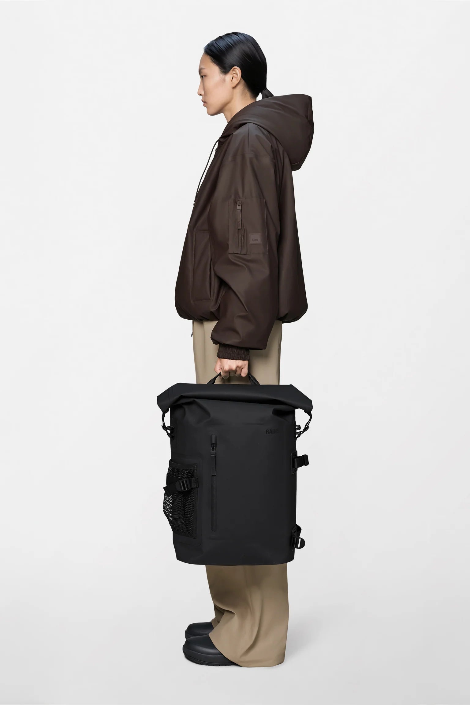 Rains Deepwater Rolltop Rucksack Large Black-Ryggsekker-BagBrokers