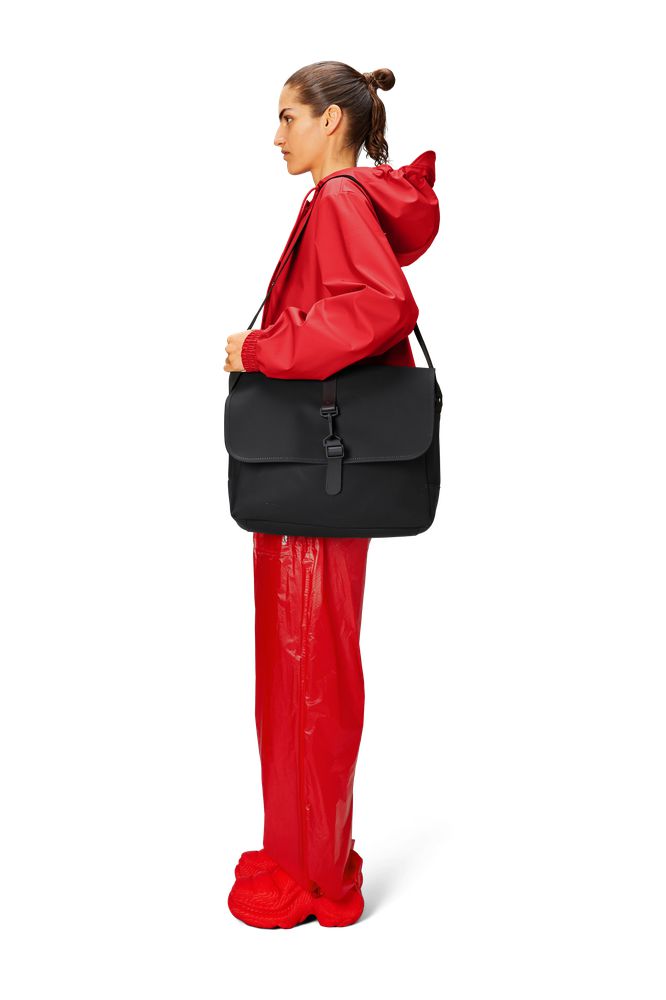 Rains Messenger Bag W3 Black-Bagger-BagBrokers