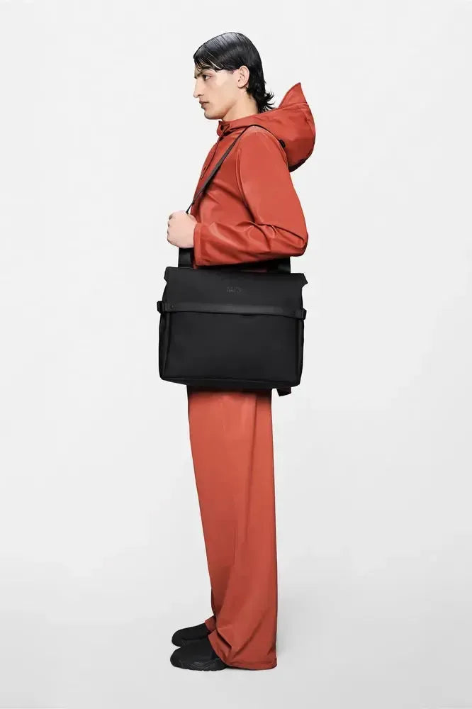 Rains OTG Messenger Bag Black-PC-veske-BagBrokers