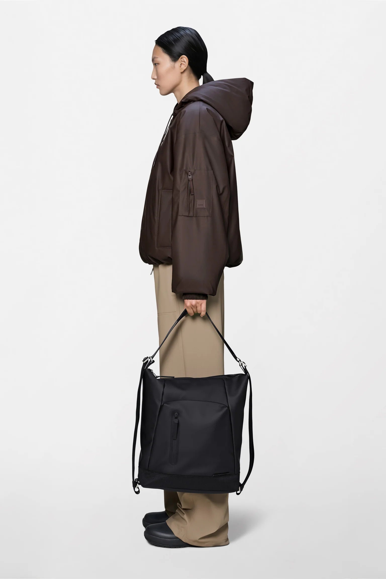 Rains Otaru Hobo Backpack Black-sekk-BagBrokers