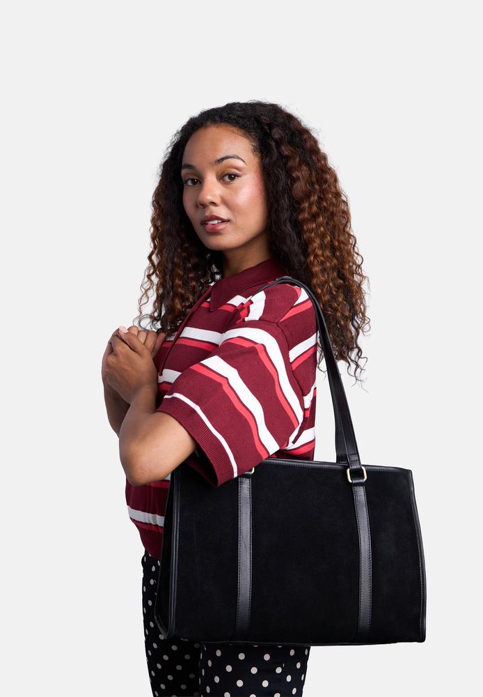 Re:Designed Est 2003 Sola skulderveske i semsket skinn Black-Veske-BagBrokers