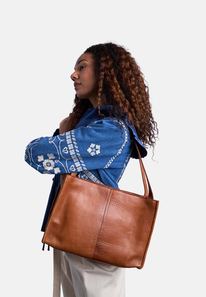 Re:Designed by Dixie Aro Urban small skulderveske i skinn Walnut-Damevesker-BagBrokers