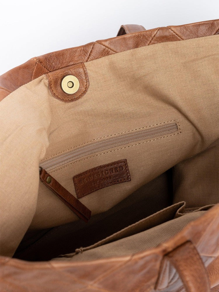 Re:Designed by Dixie Gry skulderveske i skinn Walnut-Damevesker-BagBrokers